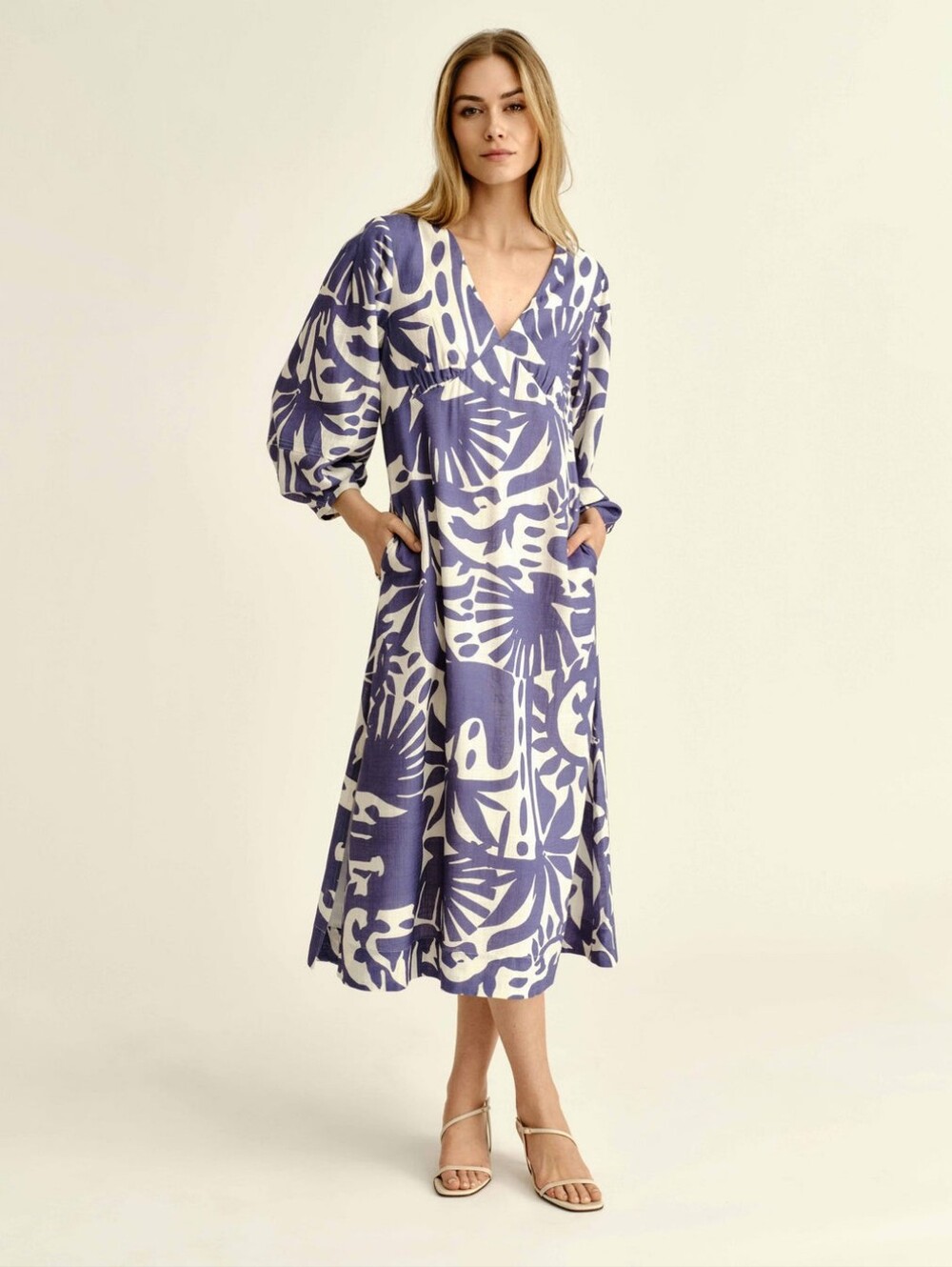 Cartolina Dover Linen V-Neck Midi Dress in Parrish Geo Print - Coastal Indigo M